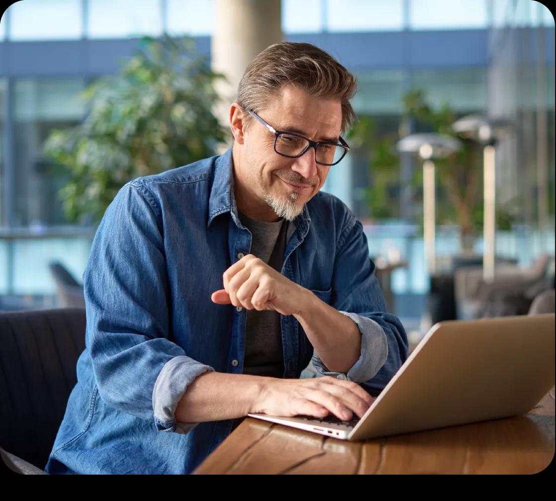 Image of a CFO in the public sector who uses Kyriba for real-time fraud detection
